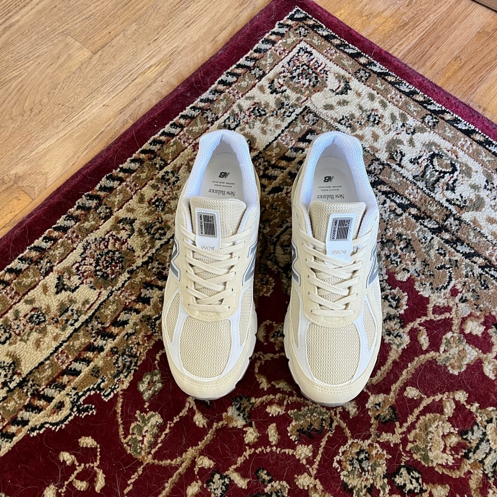 New Balance Men's Cream White Sneakers